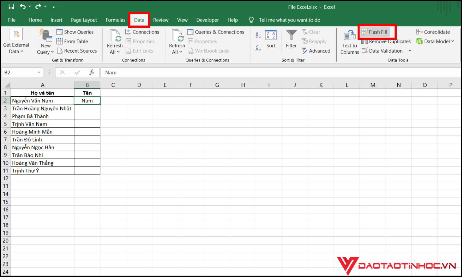 Cách tách tên trong Excel bằng Flash Fill bước 2