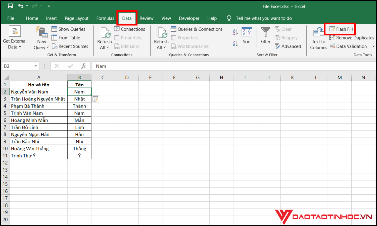 Cách tách tên trong Excel bằng Flash Fill bước 3